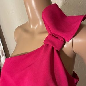 Beautiful hot pink dress 🎀 with one shoulder bow detail